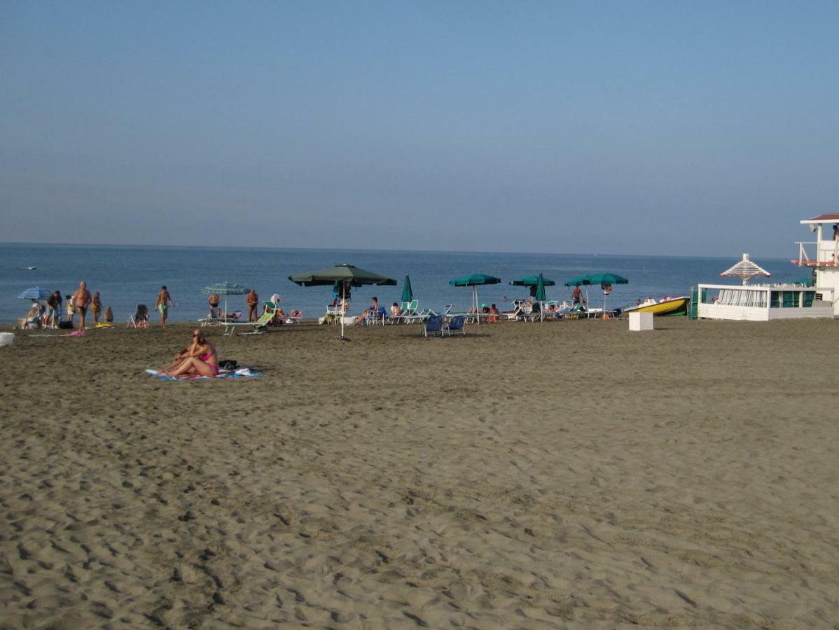 Villa Happy House Mare Di Roma Lido di Ostia Exterior foto